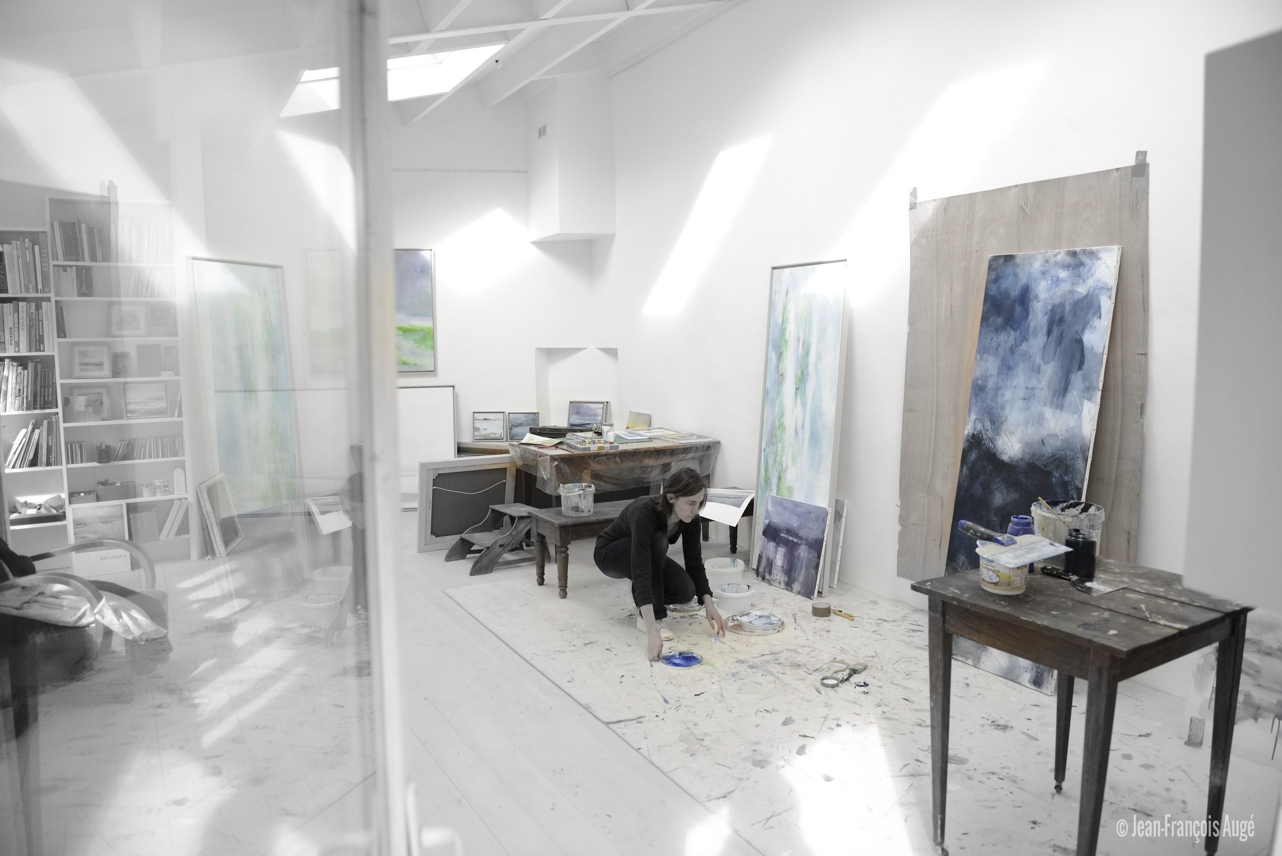 Brylinska dans son atelier de Nieul-Sur-Mer